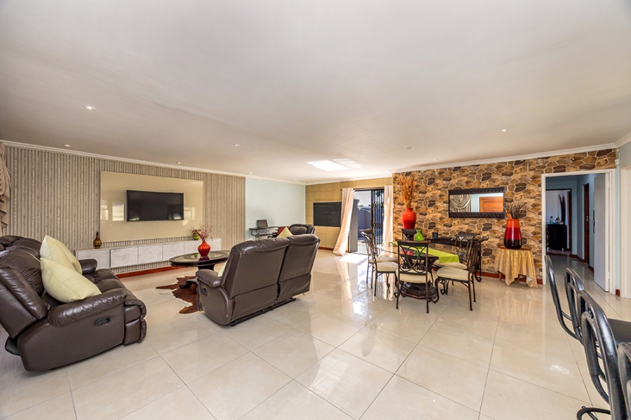 3 Bedroom Property for Sale in Table View Western Cape